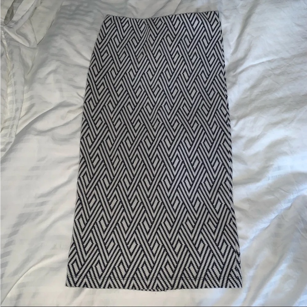 Zara black & white pencil skirt